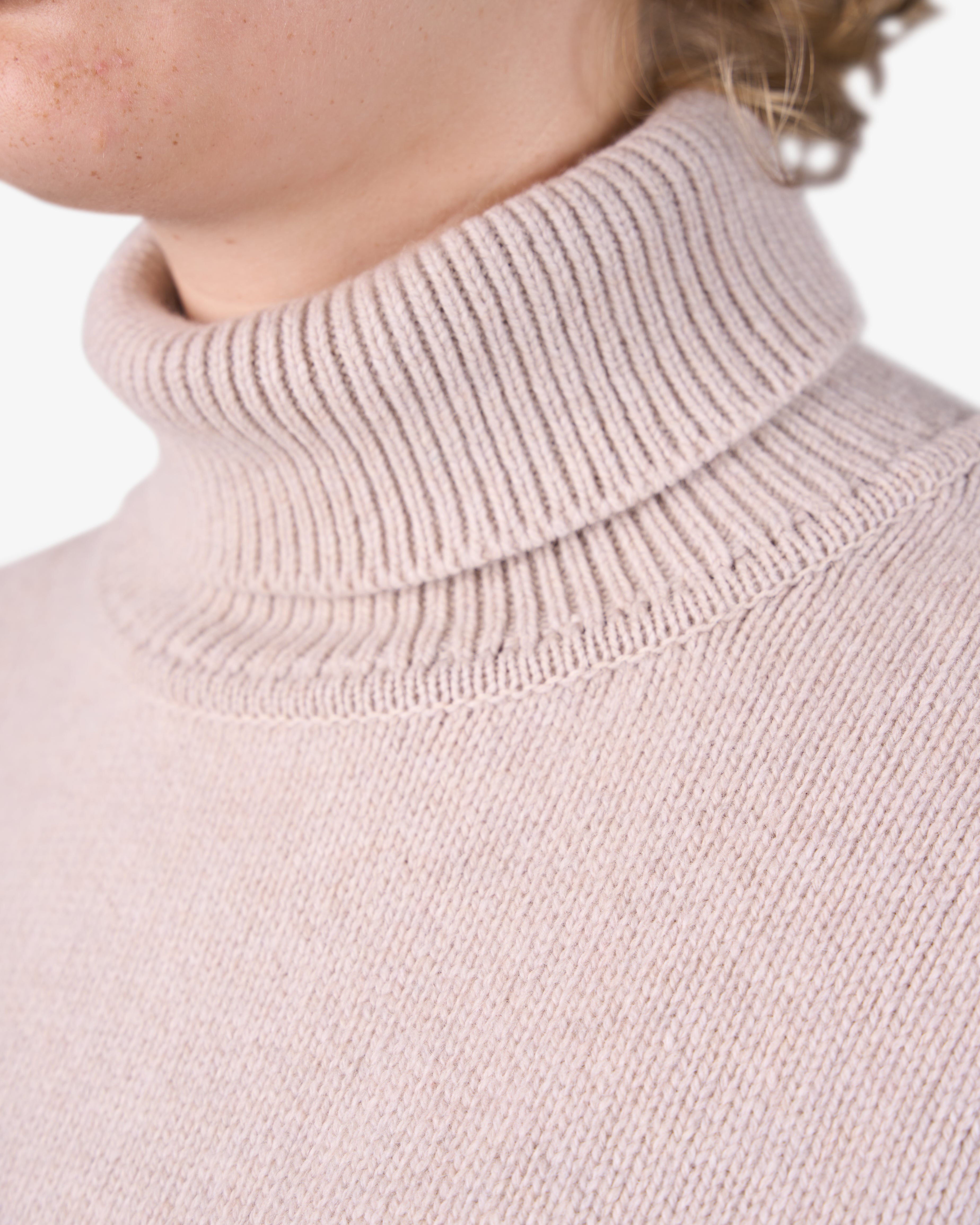 Merino Wool Turtleneck - Oxblood Red